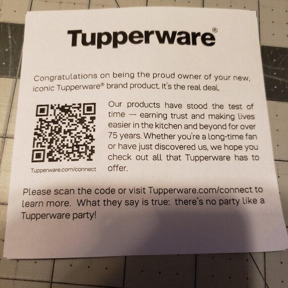 🆕 Tupperware®️ CrystalWave Large Divided Dinner Size Dish - Picture 7 of 7